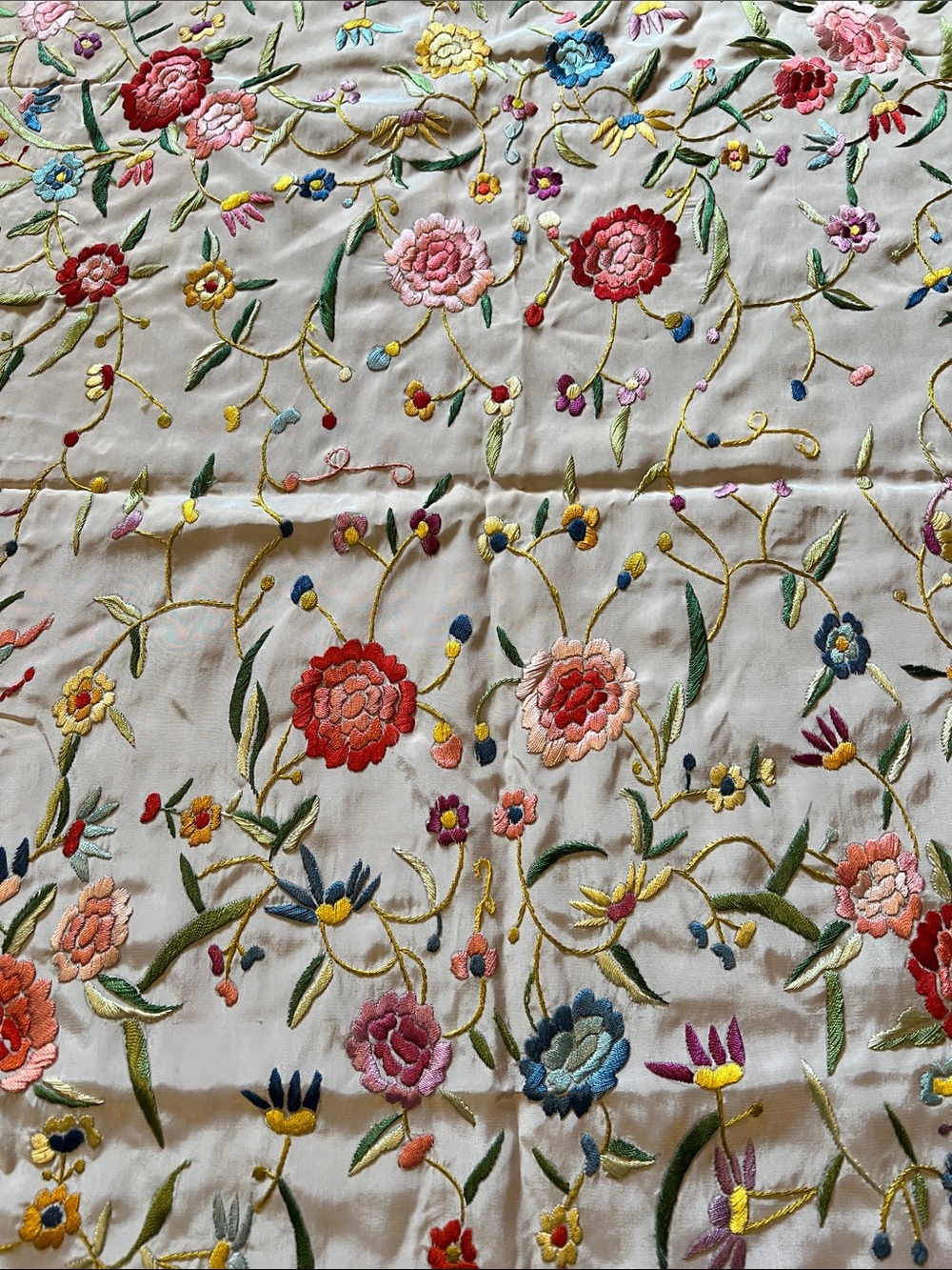 VTG. Marshall Fields &Co. globetrotter piano shawl. Embroidered, Made in Spain - Picture 6 of 11